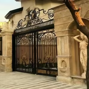 خرید درب حیاط آهنی شیک لوکس