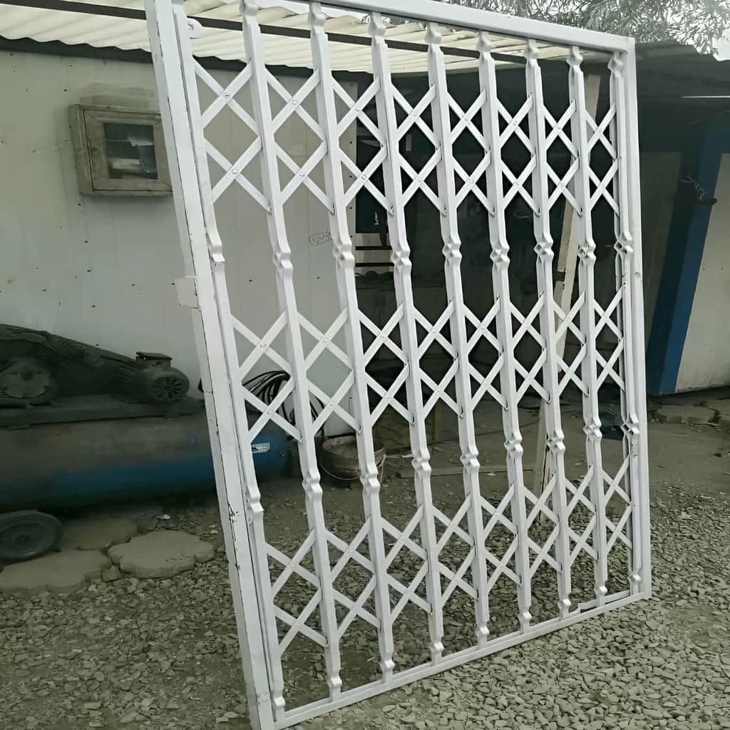 فروش حفاظ درب آکاردئونی آهنی سه گل در شیراز