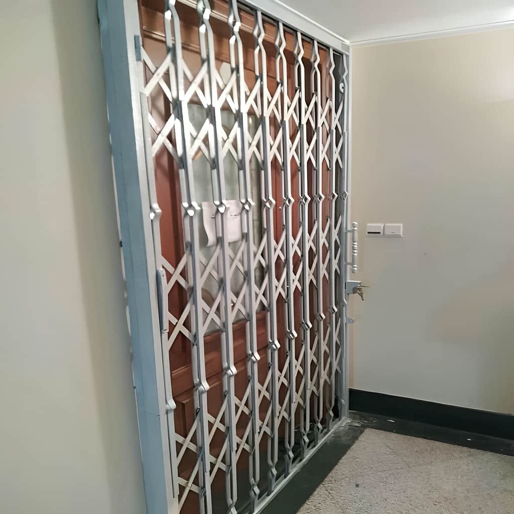 فروش درب آکاردئونی آهنی سه گل در اهواز