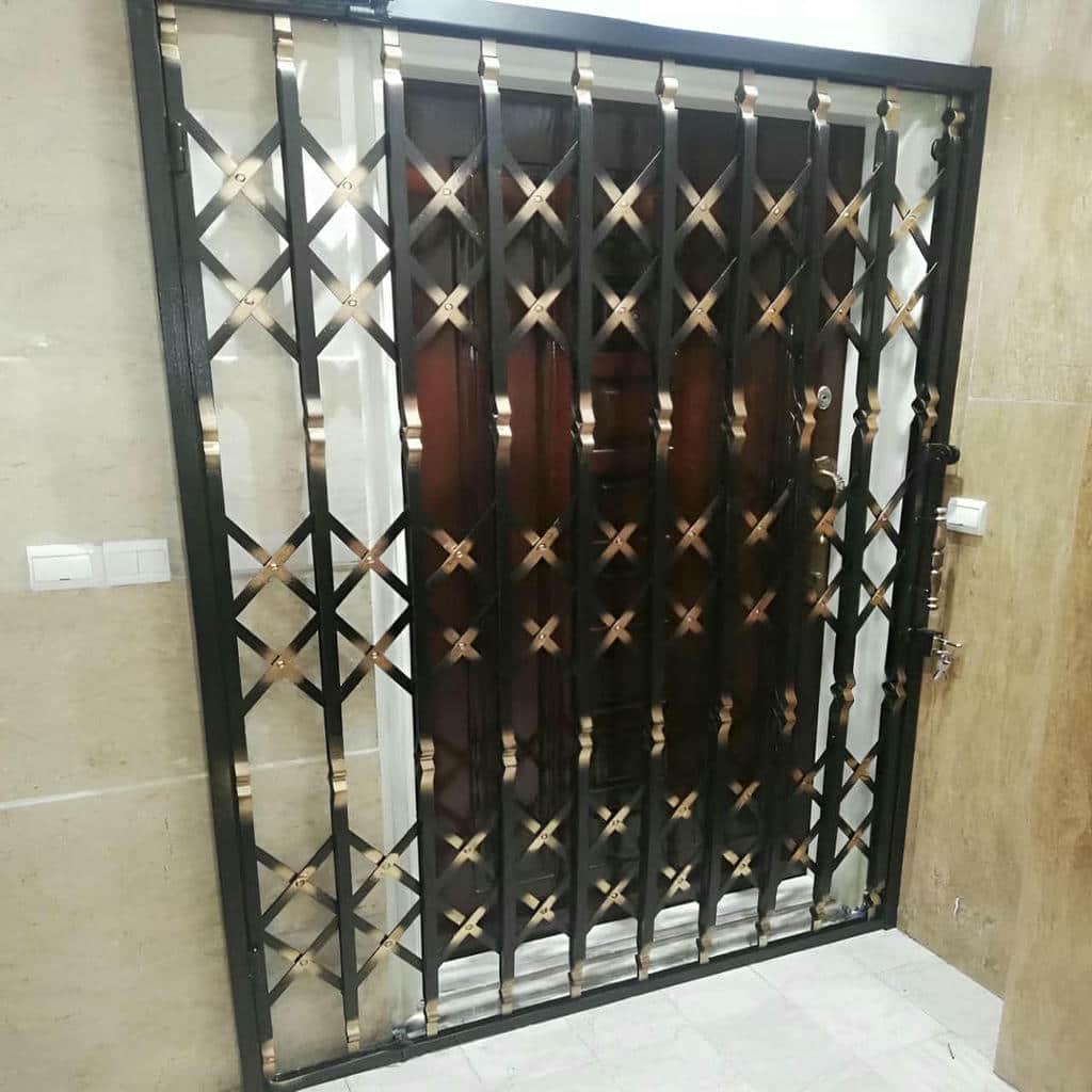 نصب درب آکاردئونی آهنی دوگل در اردبیل