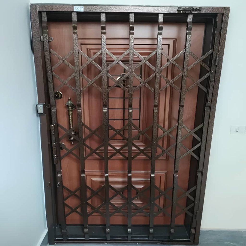 درب آکاردئونی آهنی در رشت