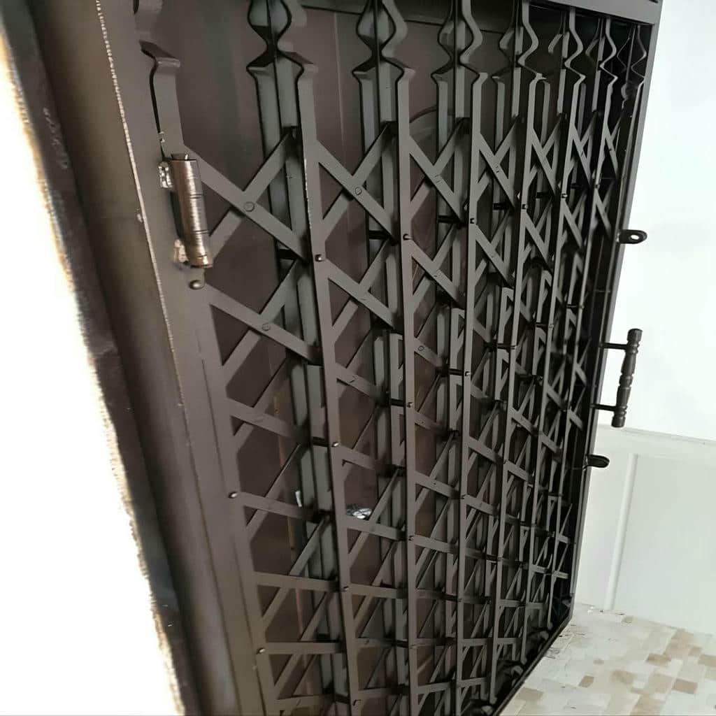 خرید حفاظ درب آکاردئونی آهنی دوگل در چابهار