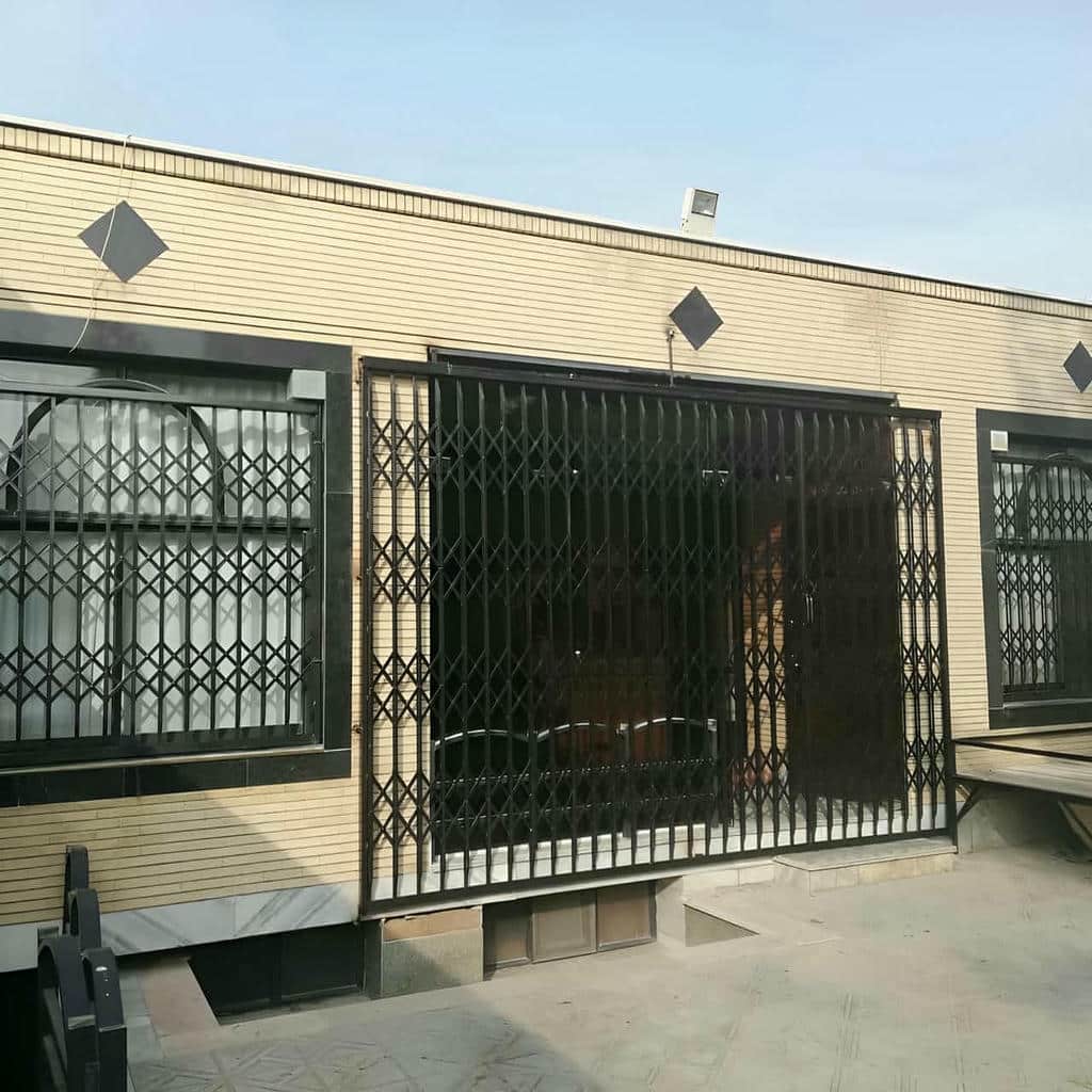 نصب درب آکاردئونی آهنی دوگل در رشت