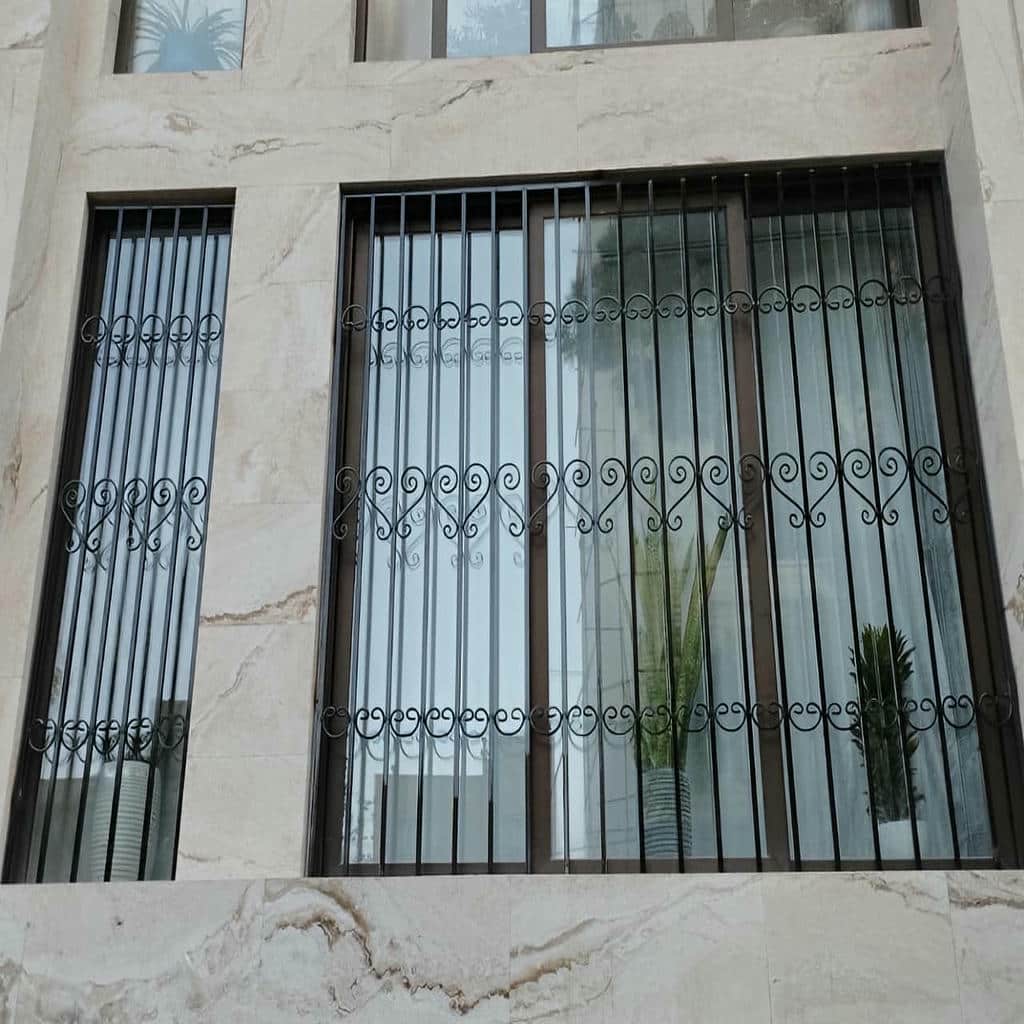 نصب حفاظ پنجره فرفورژه در فشم