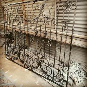 حفاظ پنجره در عظیمیه کرج