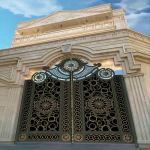 درب حیاط و ویلا در اردبیل