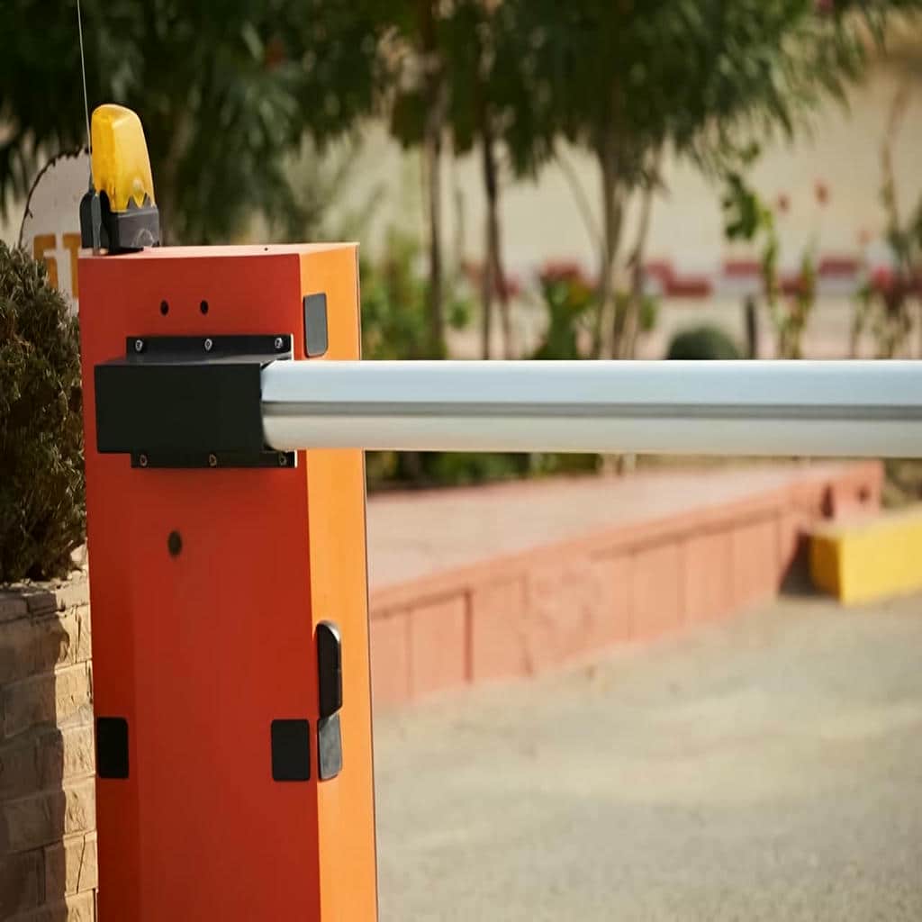 راهبند پارکینگ با بوم متصل شده به محور اصلی راهبند پارکینگ با بوم متصل شده به محور اصلی