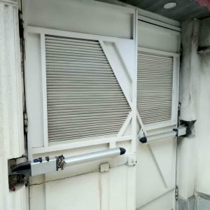 جک هیدرولیک درب پارکینگ با بازوی مقاوم روی درب سنگین جک هیدرولیک درب پارکینگ
