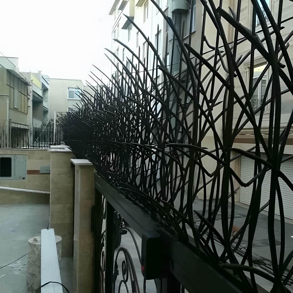 ساخت حفاظ نیزار دیوار باغ با آرایش شاخه نامتقارن