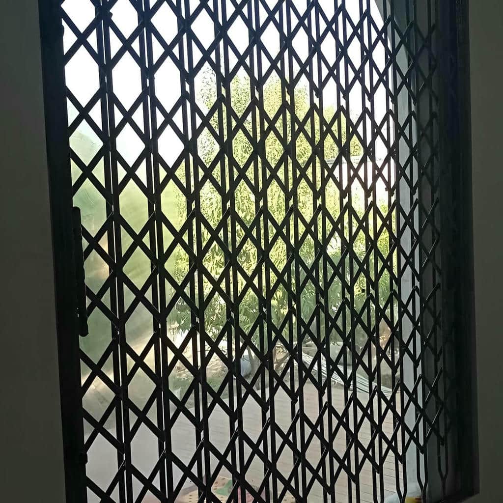 خرید حفاظ آکاردئونی درب واحد مسکونی با مشاوره تخصصی