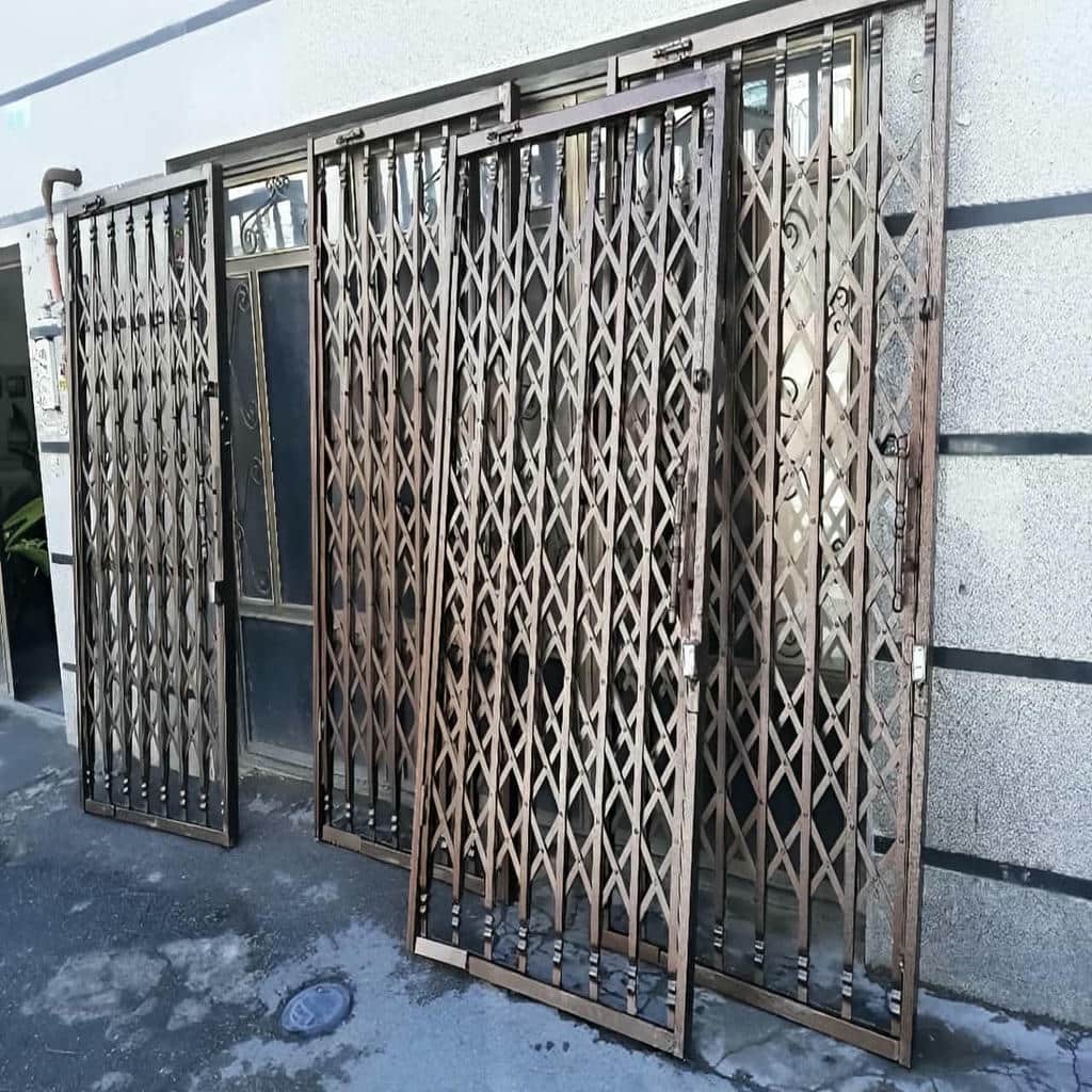 نصب حفاظ درب آپارتمان ضد دیلم با فریم مقاوم