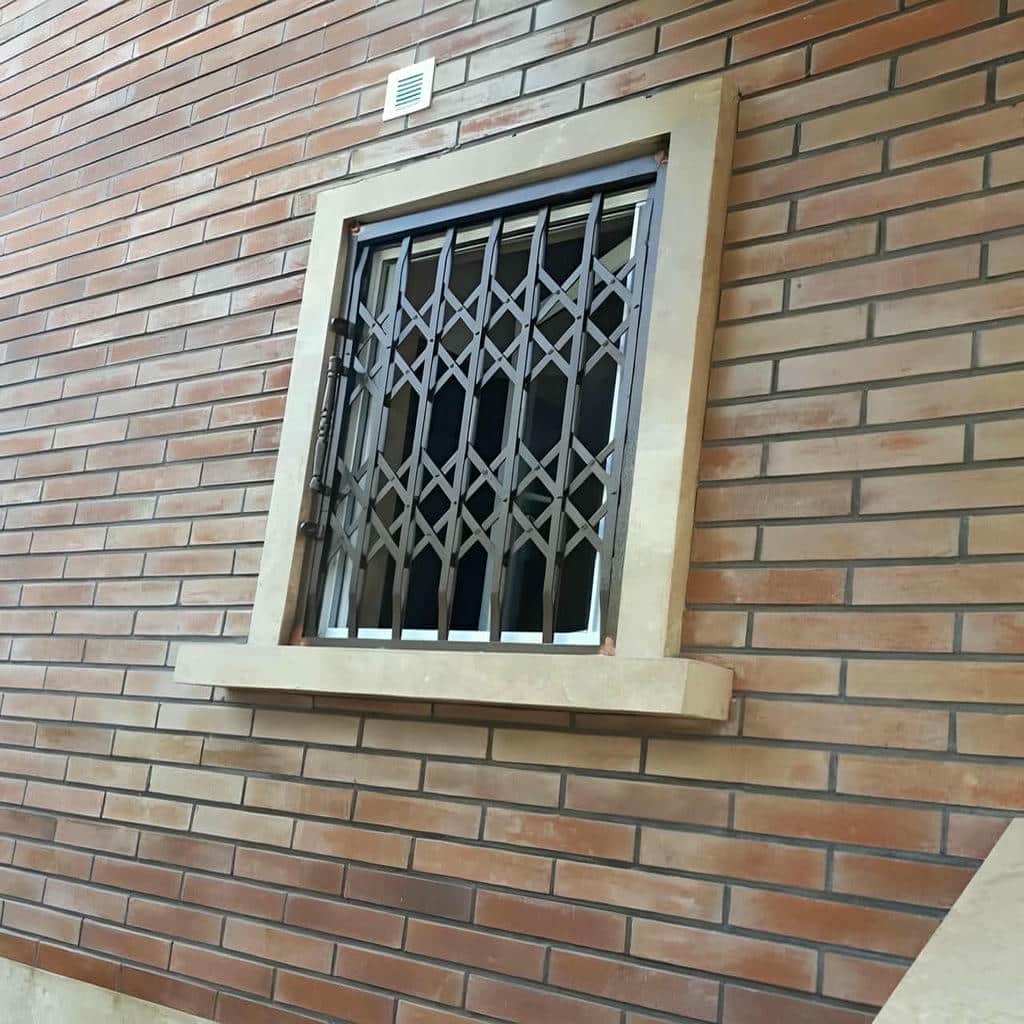 ساخت درب آکاردئونی طلایی سلطنتی با قفل توکار