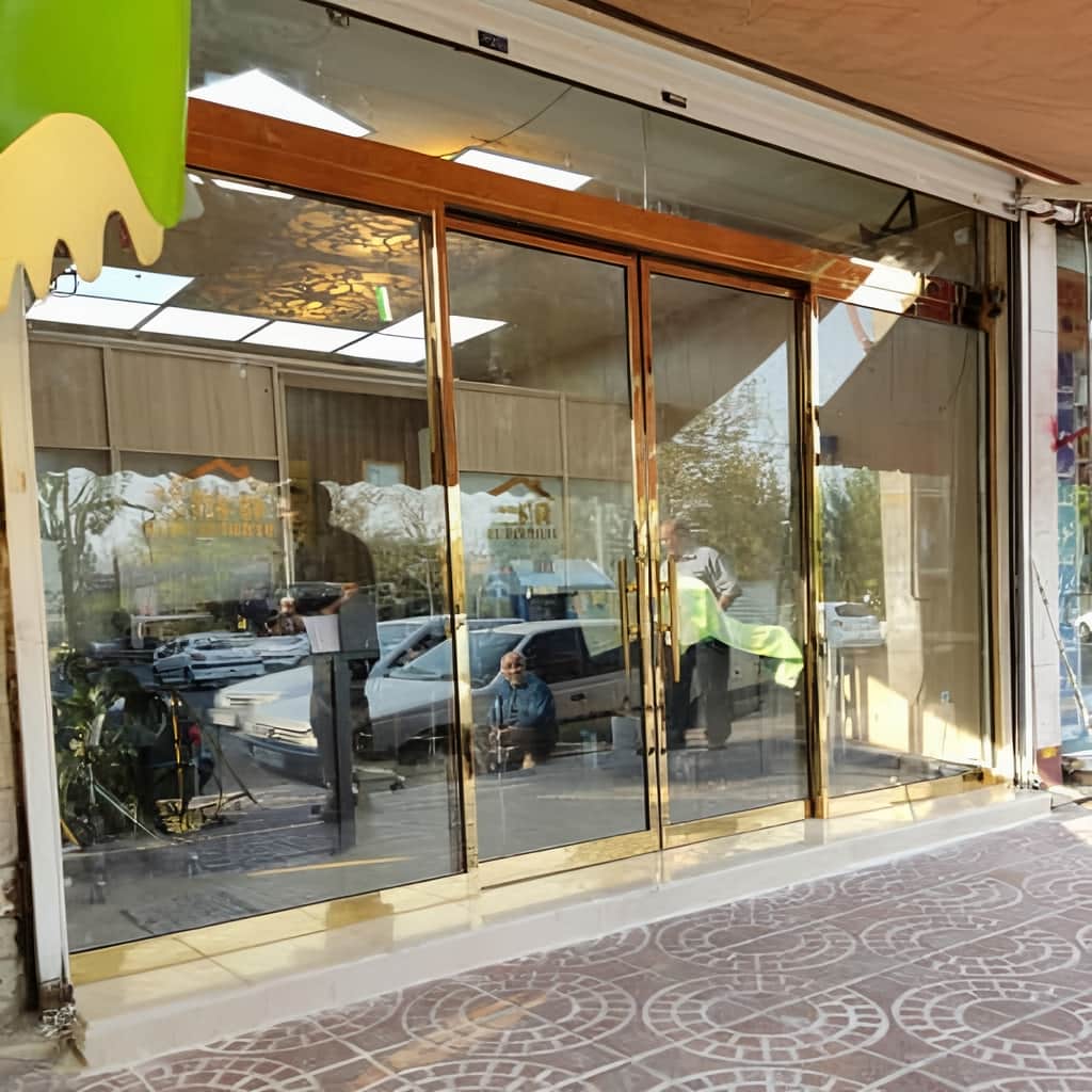 خرید درب اتوماتیک شیشه ای پرتردد برای ورودی مجتمع