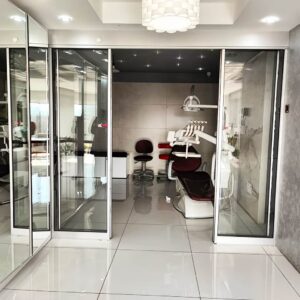 11 مدل درب اتوماتیک شیشه ای تلسکوپی عرض کم