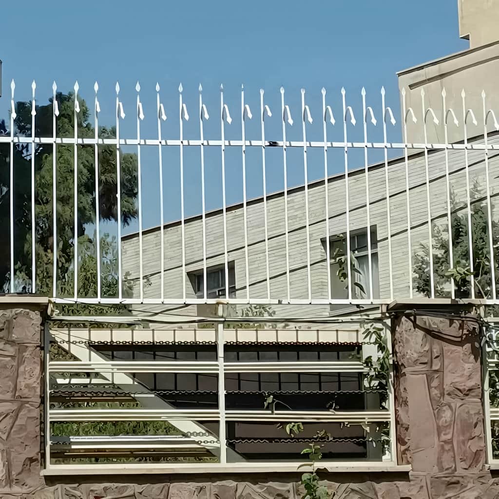 تولید حفاظ دیوار کلاسیک سرنیزه با شاسی مقاوم تولید حفاظ دیوار کلاسیک سرنیزه با شاسی مقاوم