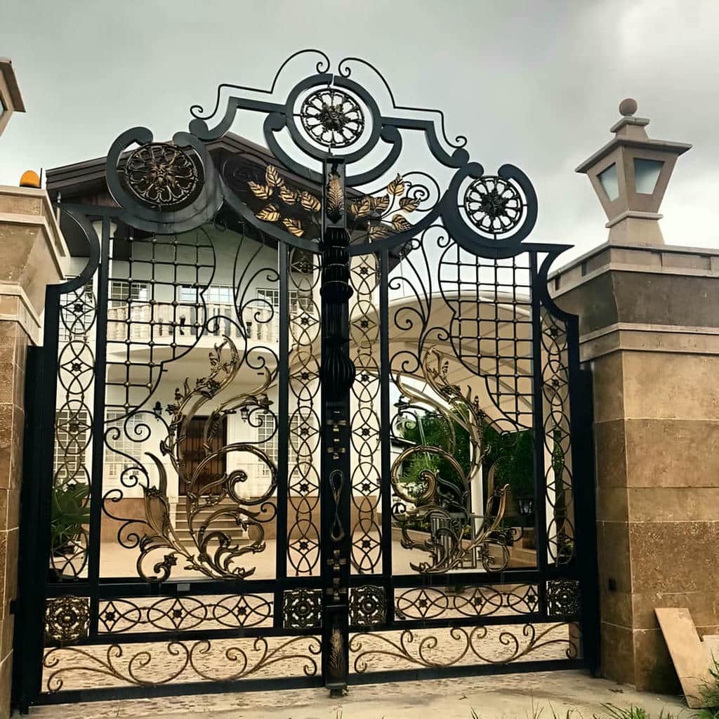 8 نمونه درب پارکینگ مدرن پنل مشبک