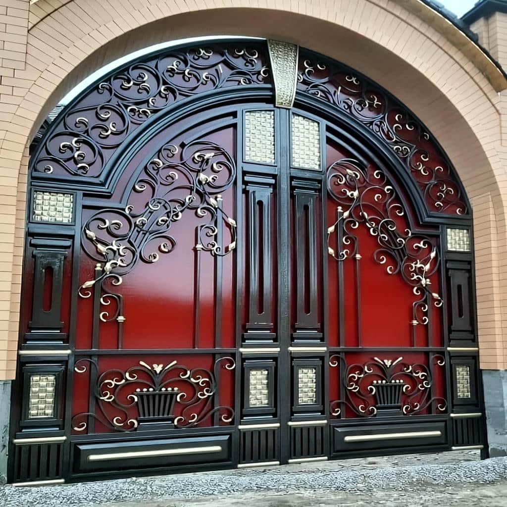 خدمات اندازه‌گیری درب حیاط مشبک نورگیر