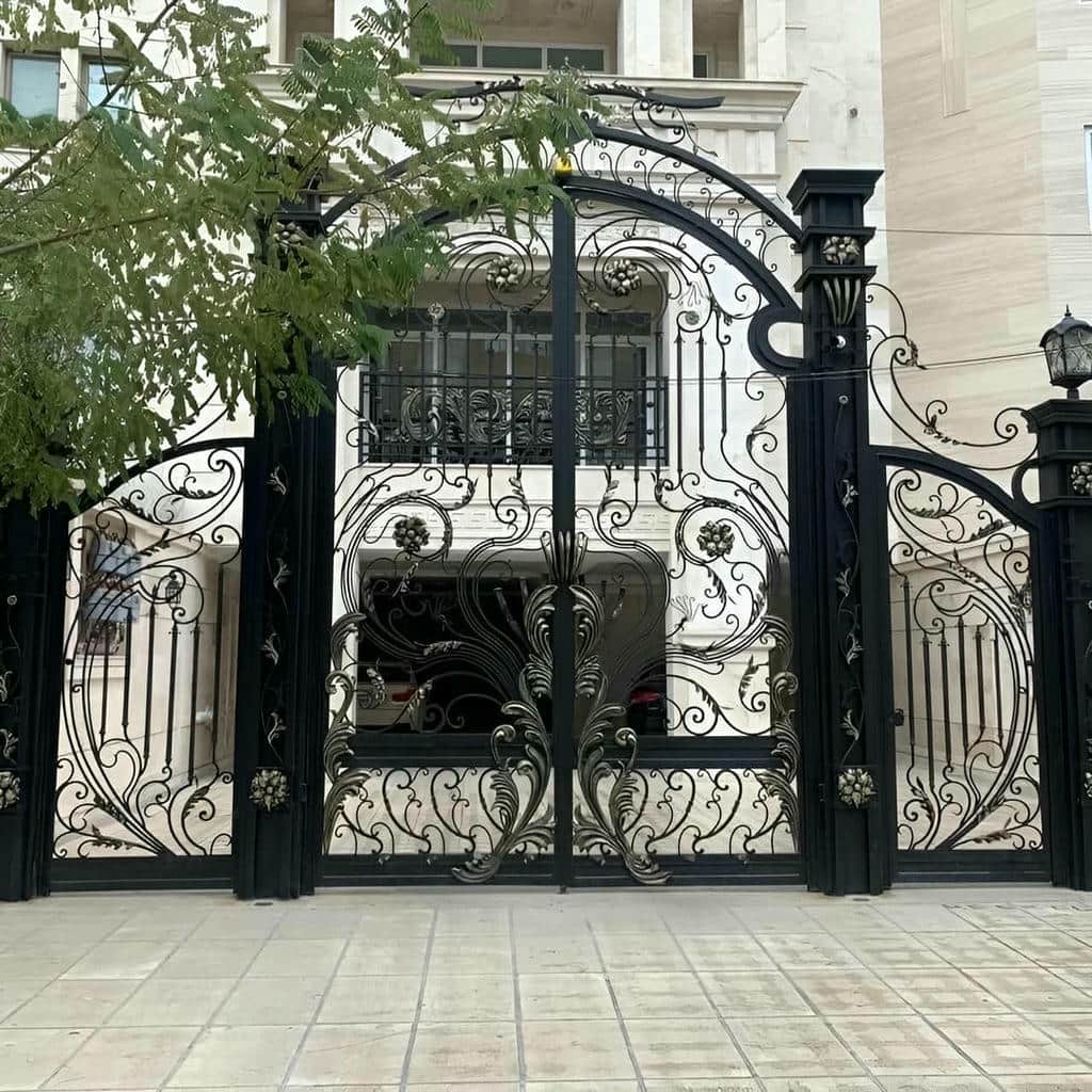 9 مدل درب ورودی ساختمان آهنی دو لنگه