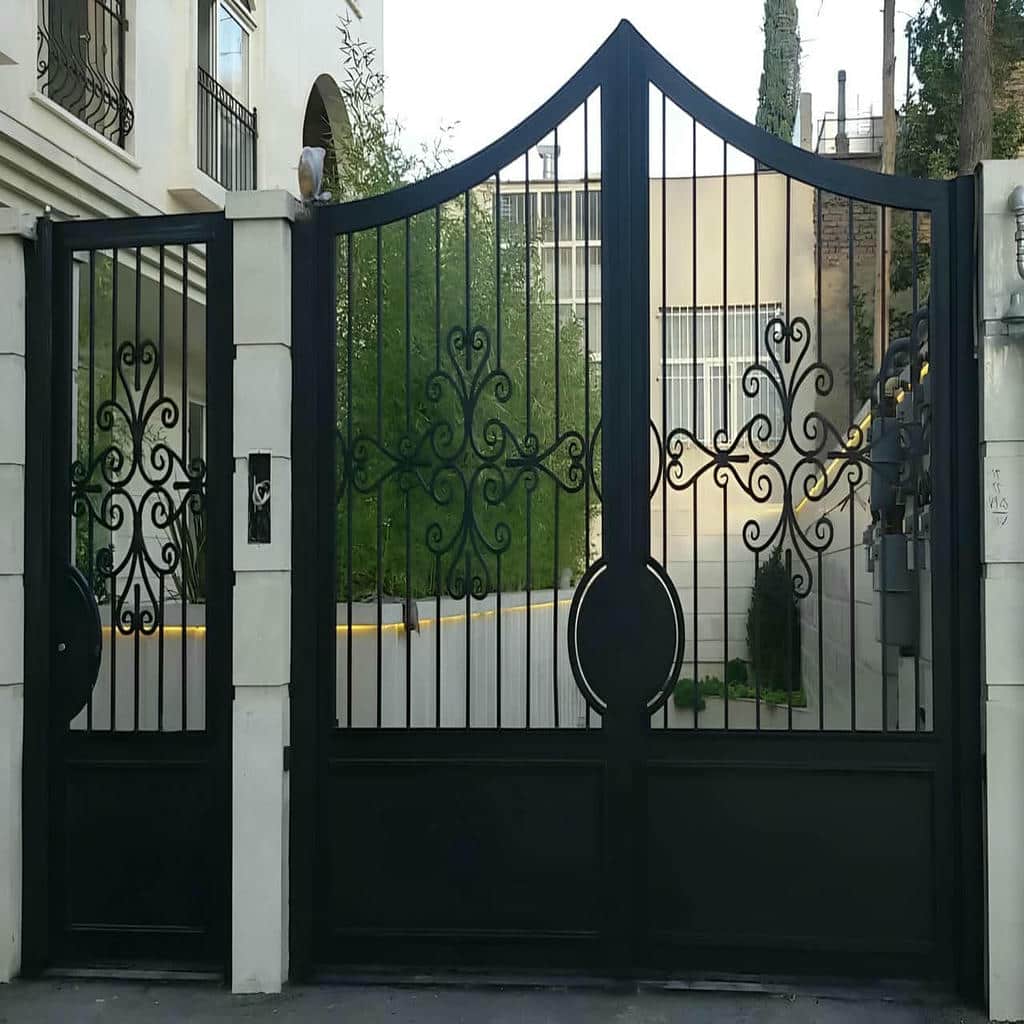 اجرای درب باغ آهنی قوسی نیمدایره اجرای درب باغ آهنی قوسی نیمدایره