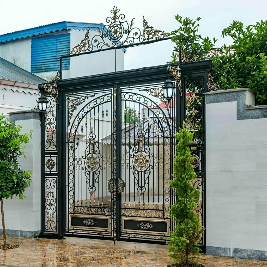 خدمات اندازه‌گیری درب فلزی ریلی باغ پیش از سفارش