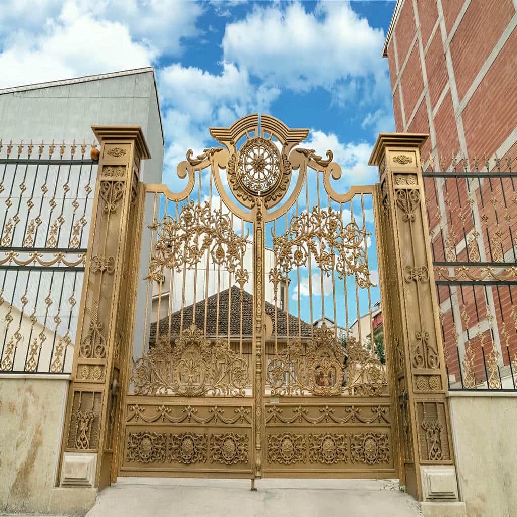 13 نمونه درب پارکینگ فرفورژه نمای رومی