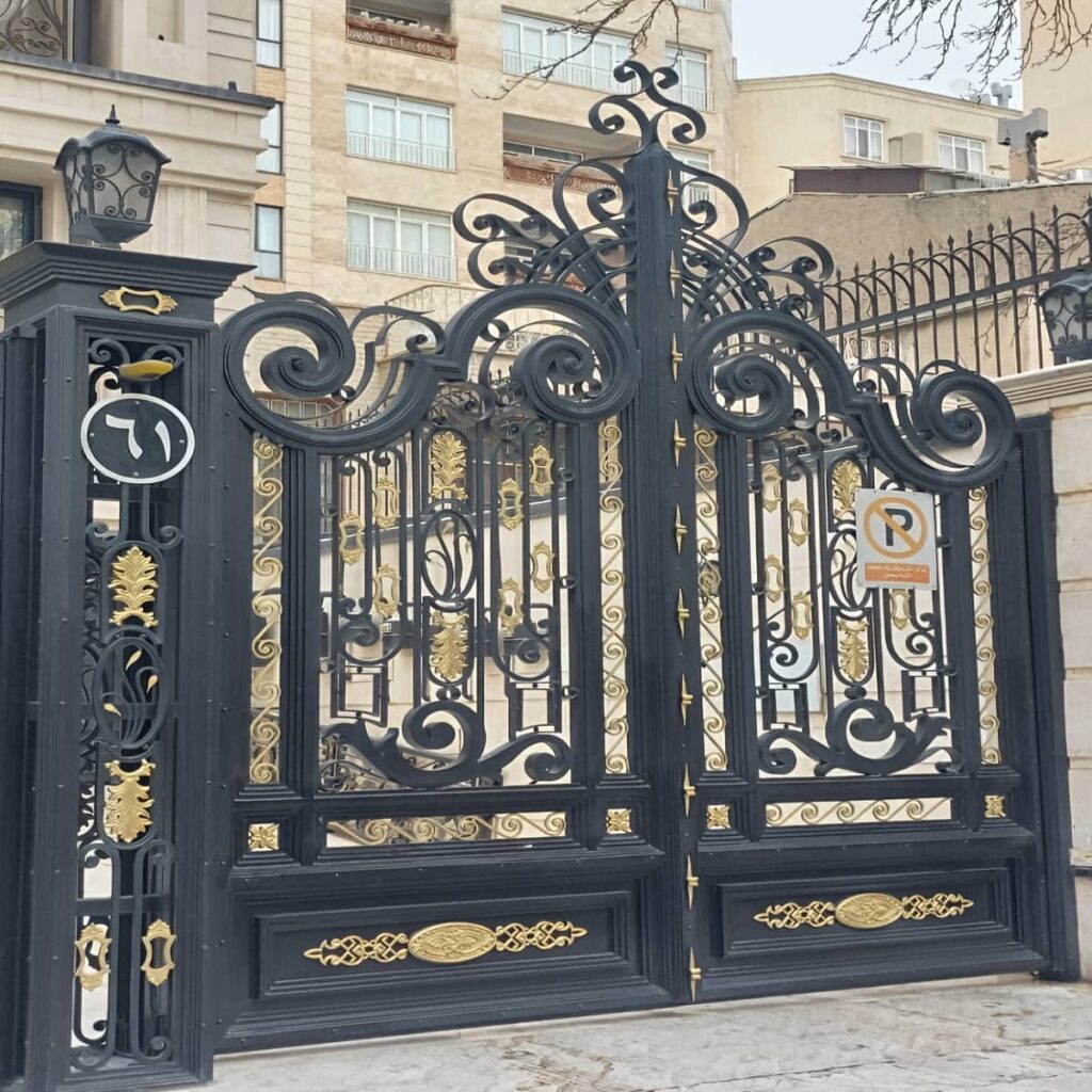 نصب درب ویلایی حفاظ دار ورودی با قفل برقی