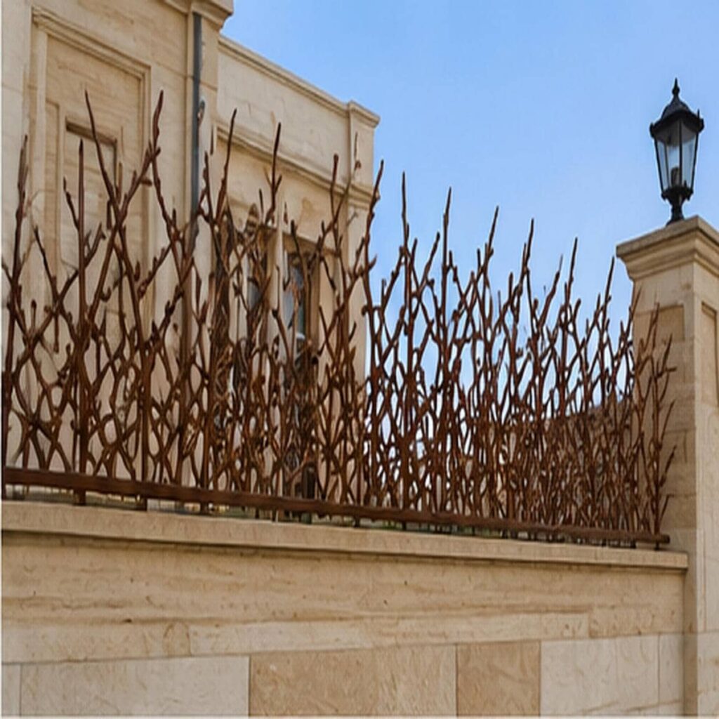 9 نمونه حفاظ روی دیوار حیاط مسکونی